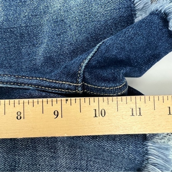 NWT KanCan Women’s High-Rise Blue Jean Shorts Sz 23 (0) Frayed Hems & Waist - Picture 10 of 11